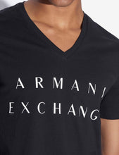 Carica l&#39;immagine nel visualizzatore di Gallery, Armani Exchange Armani Exchange T SHIRT CON SCOLLO A V E SCRITTA
