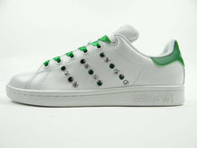 Carica l&#39;immagine nel visualizzatore di Gallery, Adidas scarpa STAN SMITH personalizzata con Swarovski zirconati e lacci in seta
