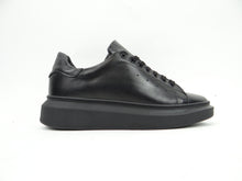 Carica l&#39;immagine nel visualizzatore di Gallery, Sneakers uomo in morbida PELLE fondo extra light super leggero mod.McQueen
