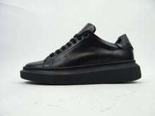 Carica l&#39;immagine nel visualizzatore di Gallery, Sneakers uomo in morbida PELLE fondo extra light super leggero mod.McQueen
