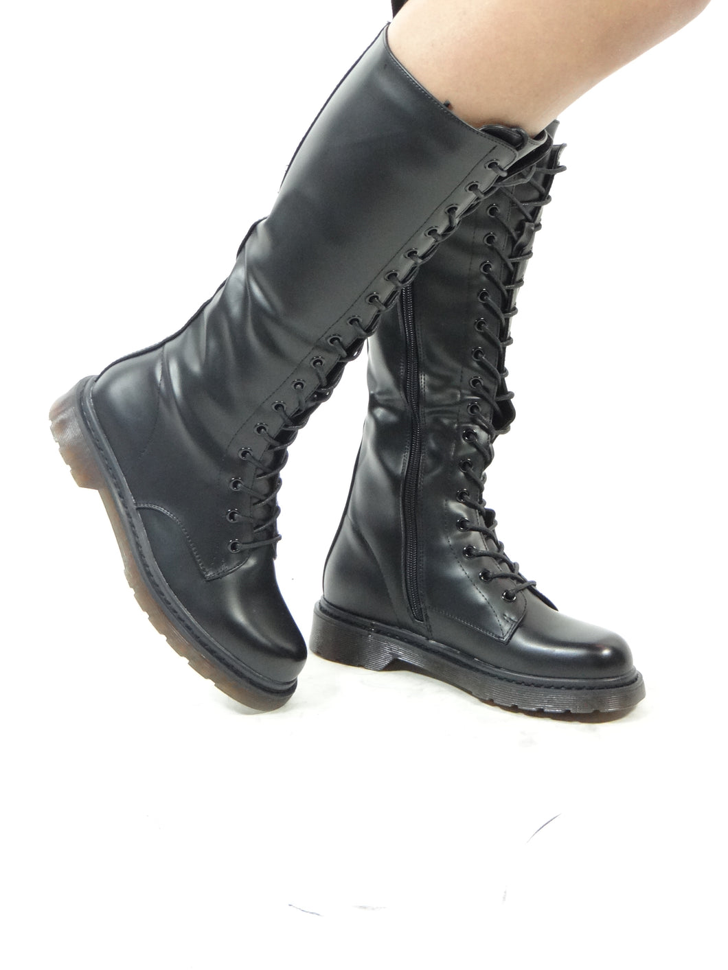 Anfibio nero alto modelllo Dr. Martens